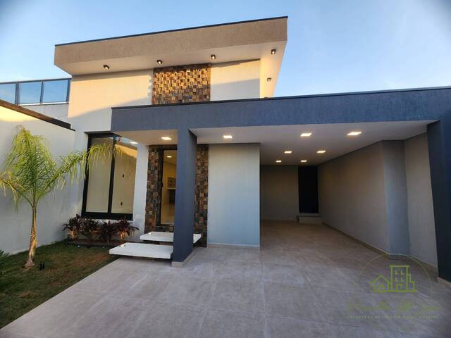 #CS101 - Casa para Venda em Botucatu - SP
